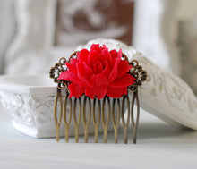 画像をギャラリービューアに読み込む, Red Wedding Bridal Flower Hair Comb. Red Rose Floral Antique Brass Filigree Hair Comb, Wedding Hairpiece, Bridal Hair comb, Bridesmaid Gift
