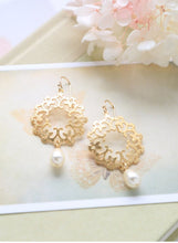 Load image into Gallery viewer, Cream White Teardrop Pearl Gold Filigree Earrings, Gold Wedding Earrings, Bridal Earrings, Bridesmaid Gift, Boho, Moroccan, Gift for women
