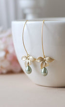 Load image into Gallery viewer, Cream Pearls Dangle Earrings, Gold Orchid Flower Cream Teardrop Pearl Earrings, Wedding Jewelry, Bridesmaid Gifts, Bridal Earrings
