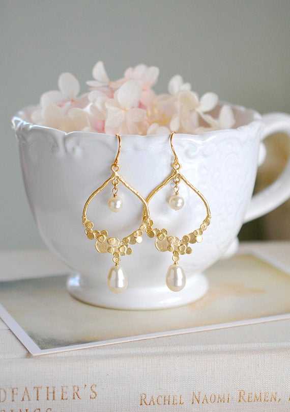 Gold Bridal Earrings, Swarovski Teardrop Cream White Pearl Wedding Earrings, Statement Chandelier Earrings, Bridesmaid Earrings