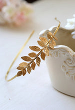 Load image into Gallery viewer, Leaf Headband, Gold Brass Leaf Headband, Grecian Headband, Leaf Hair Accessory, Leaf Headpiece, Romantic Wedding Headband, Woodland Wedding
