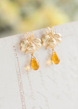 画像をギャラリービューアに読み込む, Bee Earrings Gold Honey Bee Topaz Glass Drop Earrings Dangle Earrings Bee Jewelry Gift for Bee Lover Summer Jewelry November Birthstone
