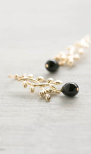 Load image into Gallery viewer, Gold Lead Branch Earring with Black Teardrop Pearls
