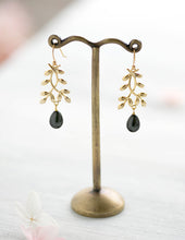 Load image into Gallery viewer, Gold Lead Branch Earring with Black Teardrop Pearls
