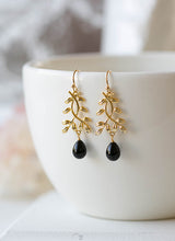 Load image into Gallery viewer, Gold Lead Branch Earring with Black Teardrop Pearls
