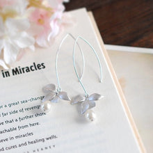 Load image into Gallery viewer, silver orchid flower cream white teardrop pearl earrings
