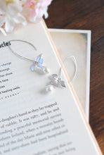 Load image into Gallery viewer, Silver Orchid Flower Cream White Teardrop Pearls Earrings. Bridal Earrings.
