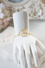 画像をギャラリービューアに読み込む, Cream White Pearls Bridal Bracelet Gold Filigree Wedding Bracelet Beaded Swarovski Round Glass Pearls Adjustable Bracelet Bridesmaid Gift
