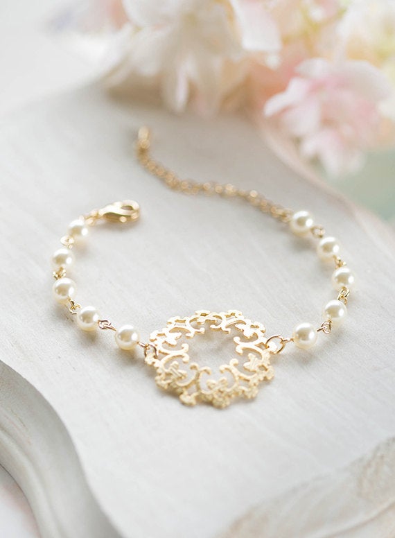 Bridal Bracelet Bridesmaid Bracelet Gold Filigree Cream White Pearls Bracelet Adjustable Bracelet Bridesmaid Gift Gold Wedding Jewelry