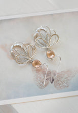 Load image into Gallery viewer, Peach Earrings Silver Filigree Champagne Dangle Earrings Peach Wedding Bridesmaid Earrings Silver Feather Chandelier Earrings Boho Chic
