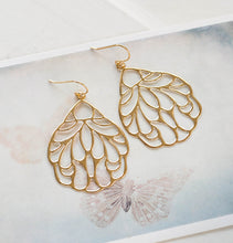 画像をギャラリービューアに読み込む, Large Gold Filigree Earrings. Boho Chic Bohemian Earrings, Gold Wing Earrings, Lace Filigree Dangle Earrings, Modern Everyday Earrings
